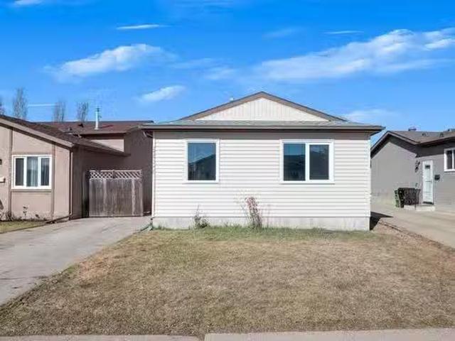 House for sale in Wedgewood, Alberta