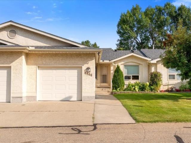 Duplex for sale in Wedgewood, Alberta