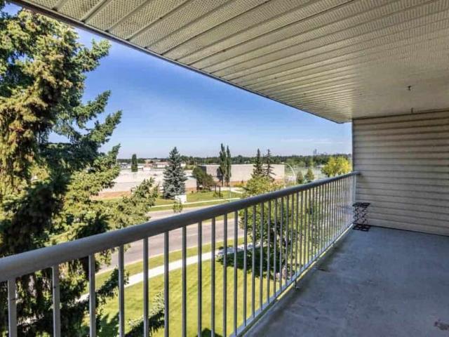 Apartment for rent in Wedgewood, Alberta