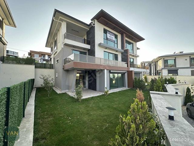 Edremit, Van içerisinde satılık Villa