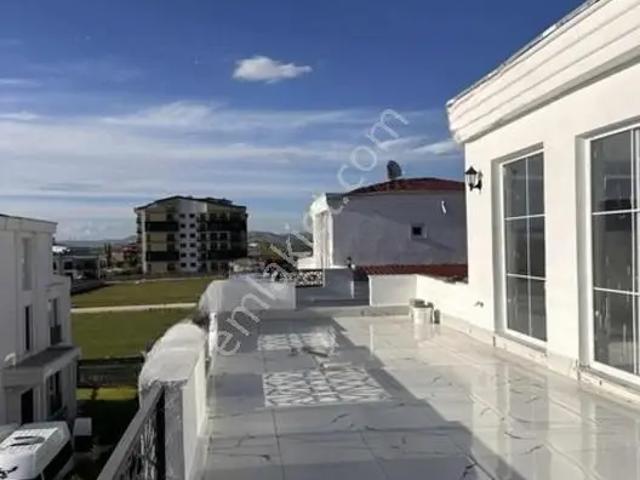 Bakacık Mahallesi, Edremit içerisinde kiralık Villa