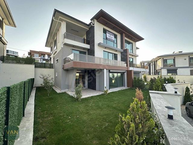 Edremit, Van içerisinde satılık Villa