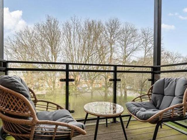 House for sale in Crowthorne