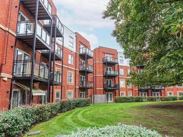 House for sale in Crowthorne, Bracknell Forest