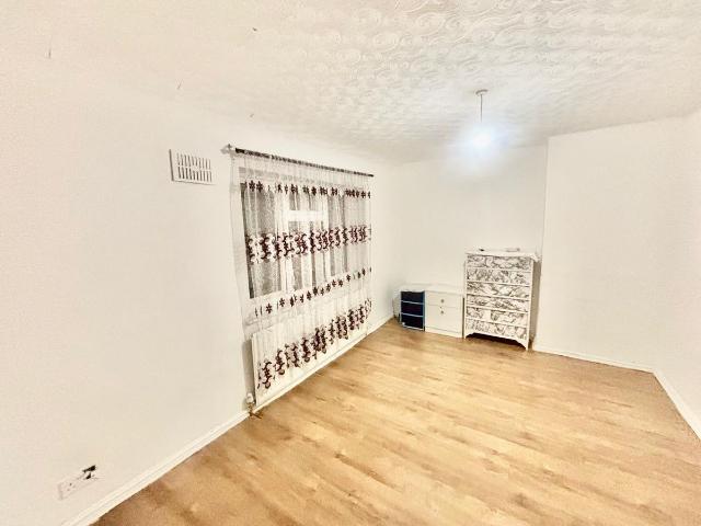 House for rent in Burnt Oak, Greater London
