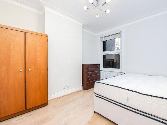 Room for rent in London Borough of Croydon, Greater London