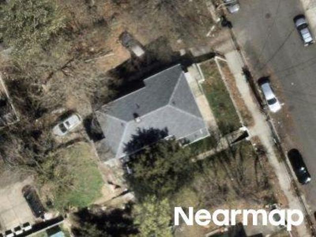 House for sale in The Bronx, Arverne