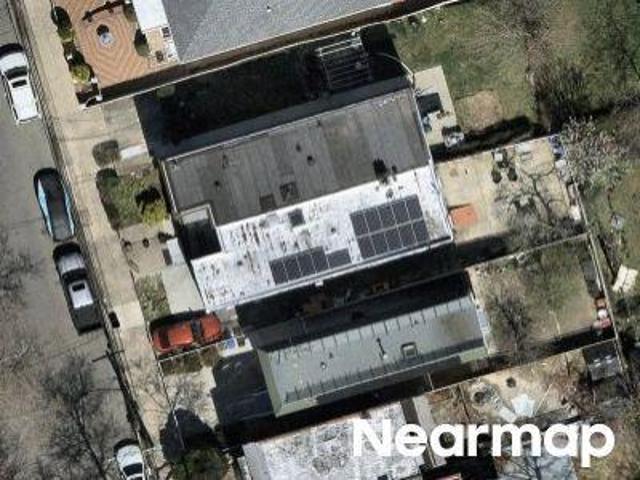 House for sale in The Bronx, Arverne