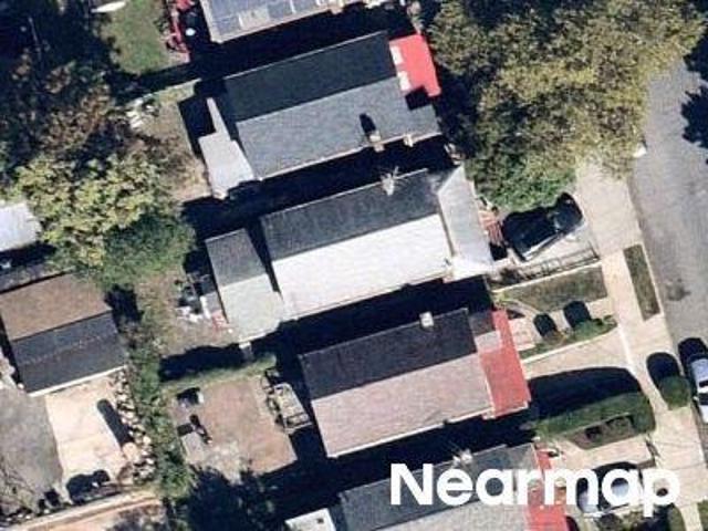 House for sale in The Bronx, Arverne