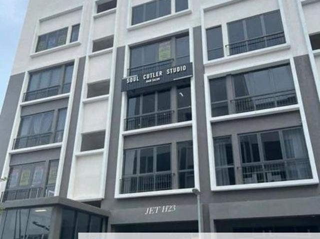 Shop for sale in Petaling, Alam Impian