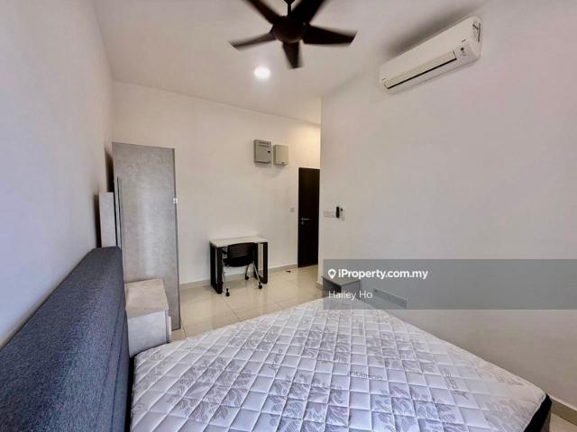 Room for rent in Petaling, Alam Impian