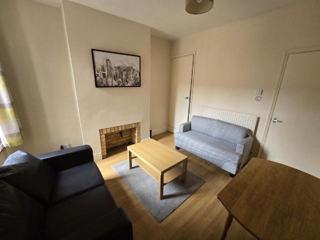 House for rent in Clarendon Park, Leicester