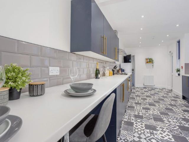 Room for rent in Chilvers Coton, Camp Hill