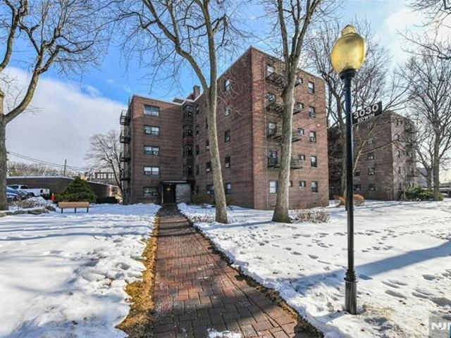 Property for sale in Fort Lee, New Jersey