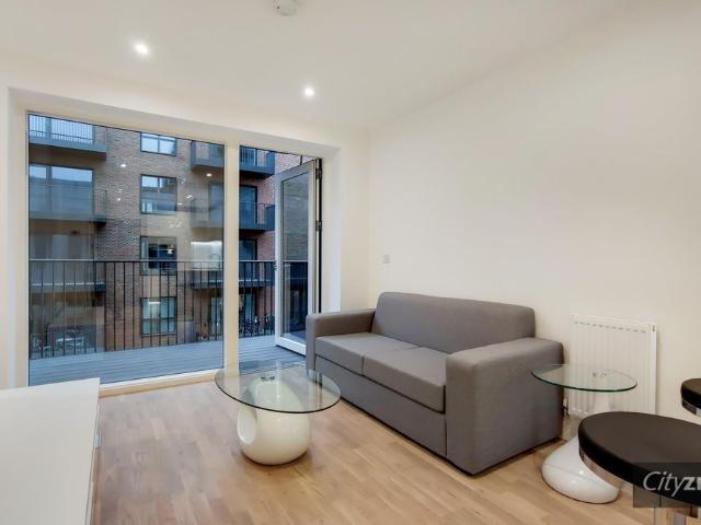 Studio for rent in London Borough of Ealing, Greater London