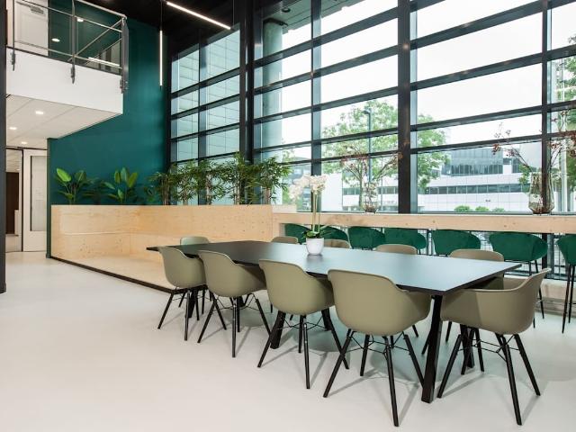 Bedrijfspand te huur in Rijswijk, Zuid Holland