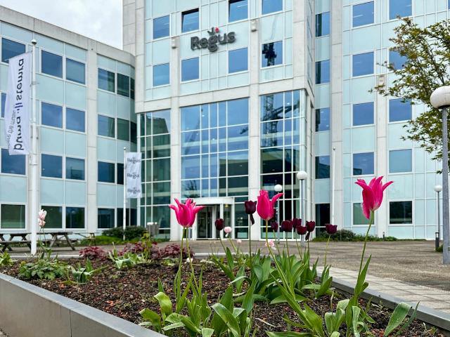 Bedrijfspand te huur in Zuid, Hoofddorp