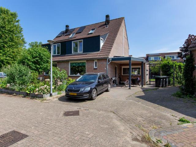 Eengezinswoning te huur in Almere