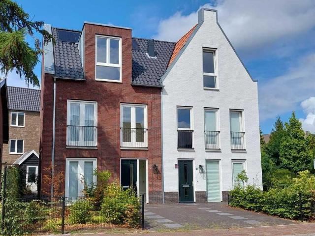 Woning te huur in Huizen, Noord Holland