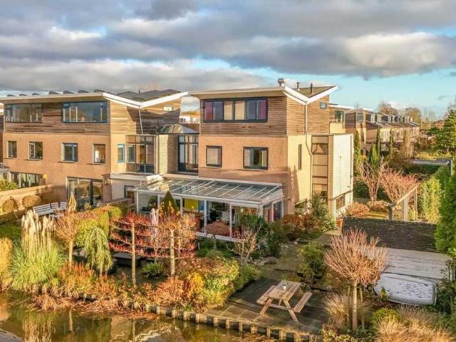 Woning te huur in Nieuwerkerk Aan Den Ijssel, Zuid Holland