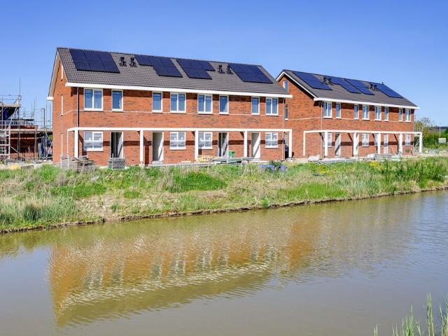 Woning te huur in Strijen, Zuid Holland