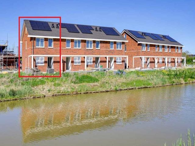 Woning te huur in Strijen, Zuid Holland