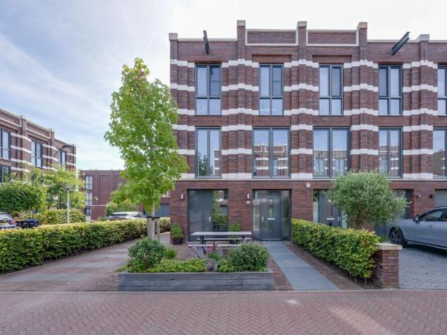 Woning te huur in Wormerveer, Noord Holland