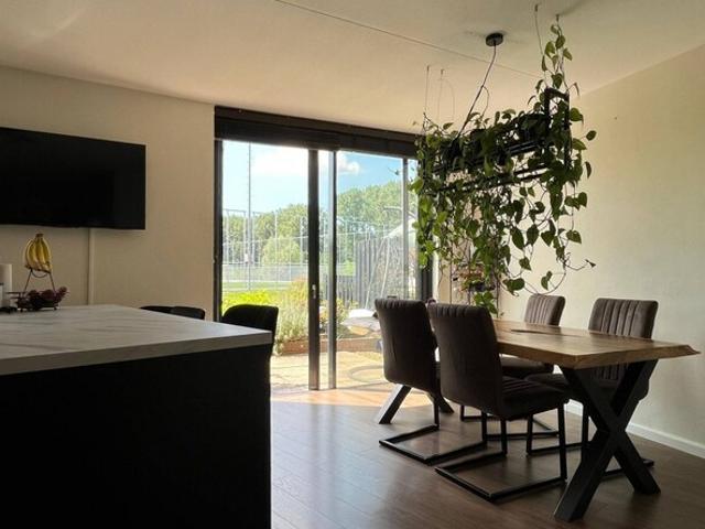 Eengezinswoning te huur in Hoogvliet, Zuid Holland