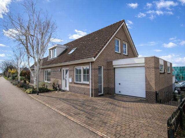 Woning te huur in Nieuwe Wetering, Zuid Holland