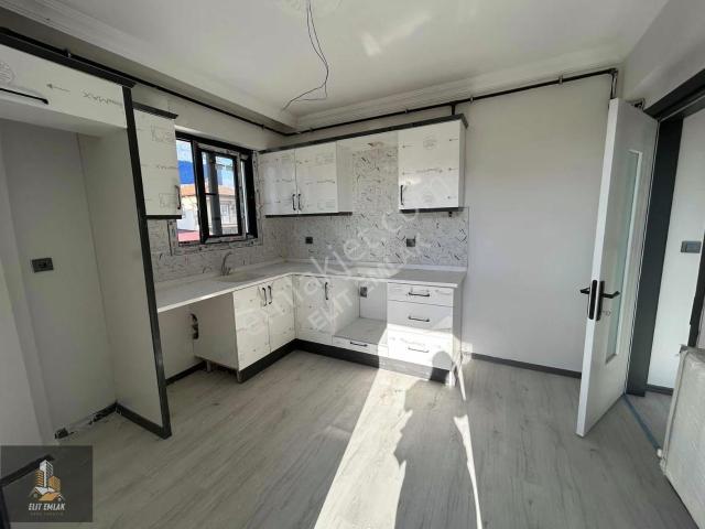 Akhisar, Manisa içerisinde satılık mülk