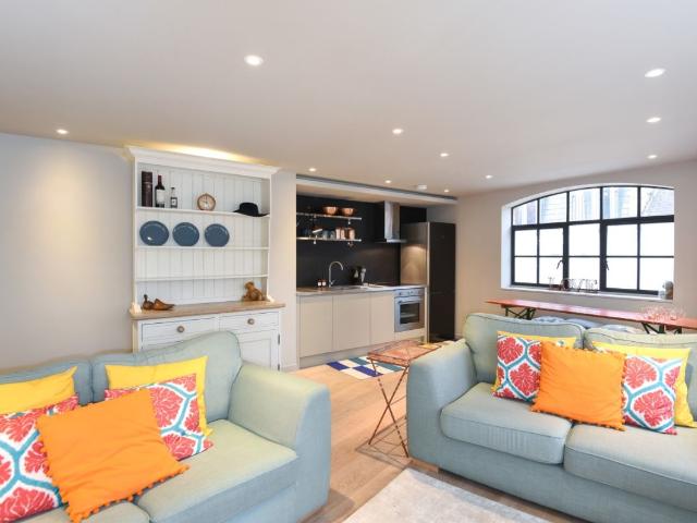 Apartment for rent in Walham Green, Greater London