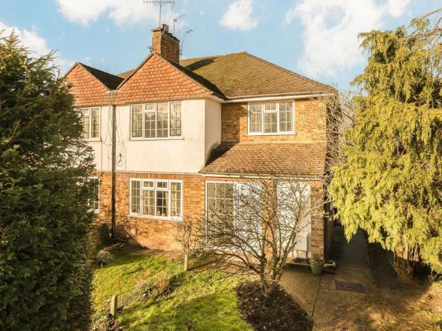 Apartment for rent in Blackhills, Surrey