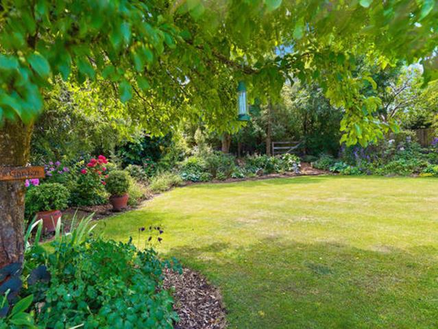 Property for sale in Canterbury