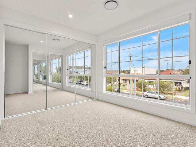 House for rent in Wollongong West, New South Wales