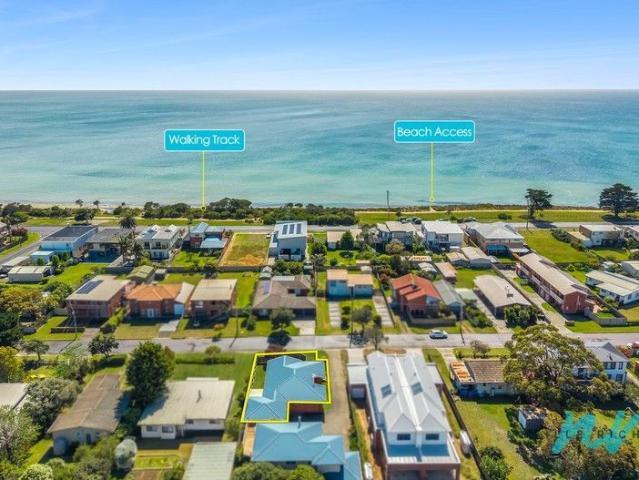 Townhouse for sale in St Leonards, Victoria