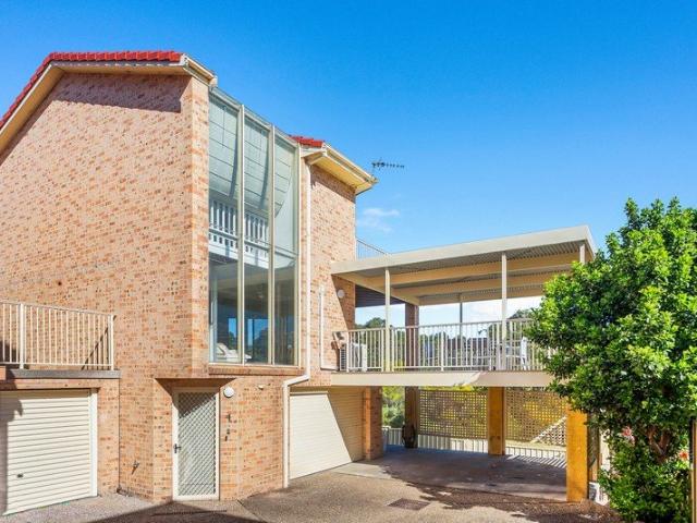 Townhouse for sale in Wollongong West, New South Wales
