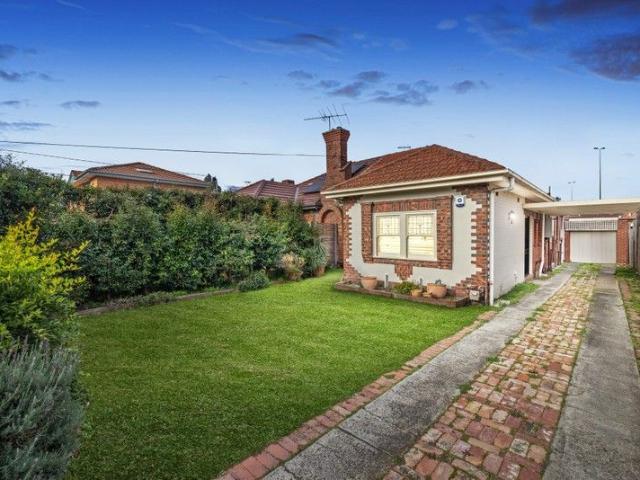 House for sale in Carnegie