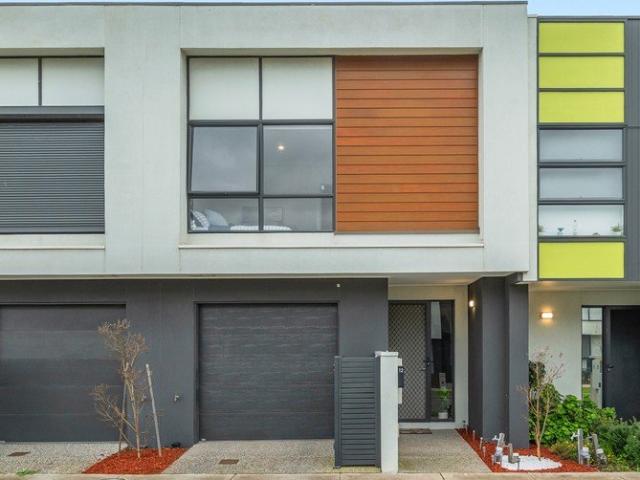 Townhouse for sale in Camerons Creek, Victoria