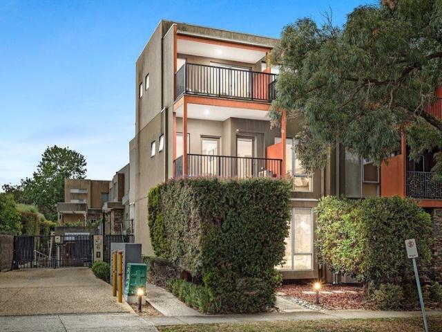 Townhouse for sale in Camerons Creek, Victoria