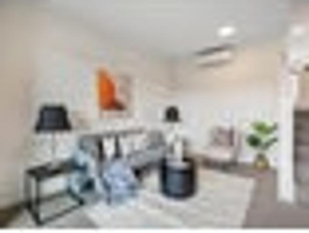 Apartment for sale in Sunny Heights, Hibiscus and Bays