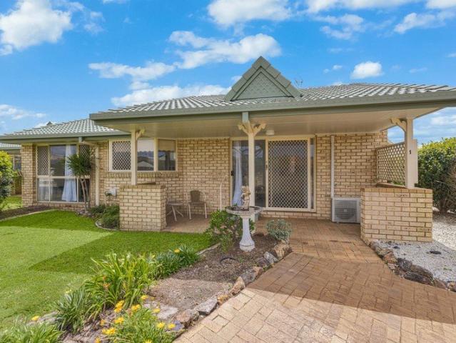Villa for sale in Banora Point, Tweed Shire Council