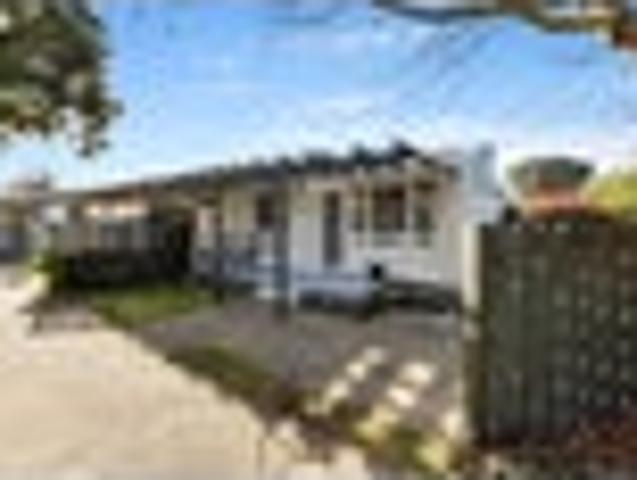 Apartment for sale in Heathcote, Canterbury
