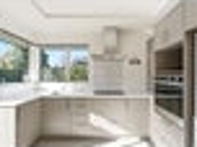 Townhouse for sale in Canterbury