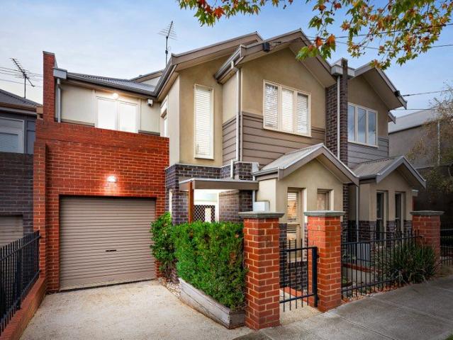 Townhouse for sale in Camerons Creek, Victoria