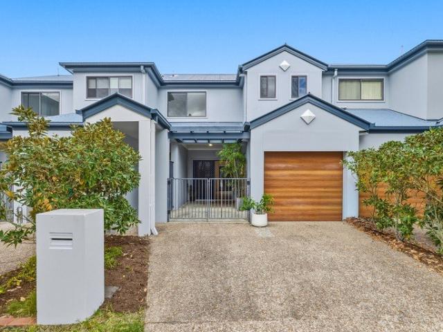 Townhouse for sale in Varsity Lakes, Gold Coast City