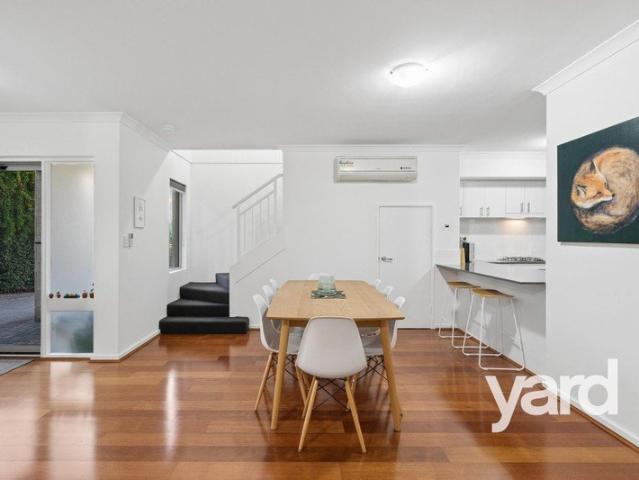 Townhouse for rent in Bicton, Western Australia