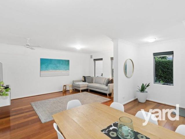 Townhouse for rent in Bicton, Western Australia