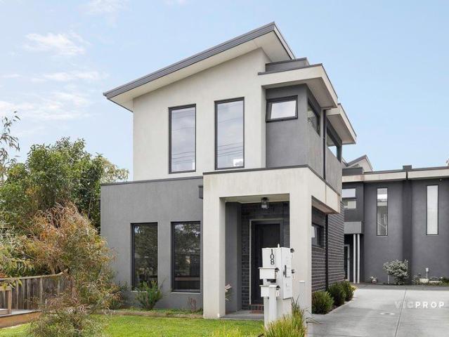 Townhouse for sale in Camerons Creek, Victoria