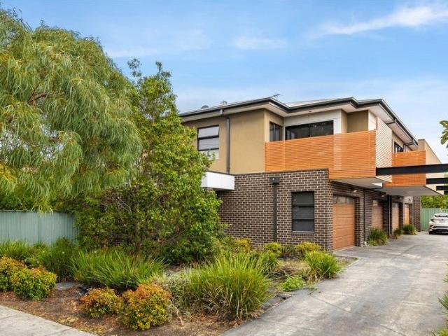 Townhouse for rent in Camerons Creek, Victoria