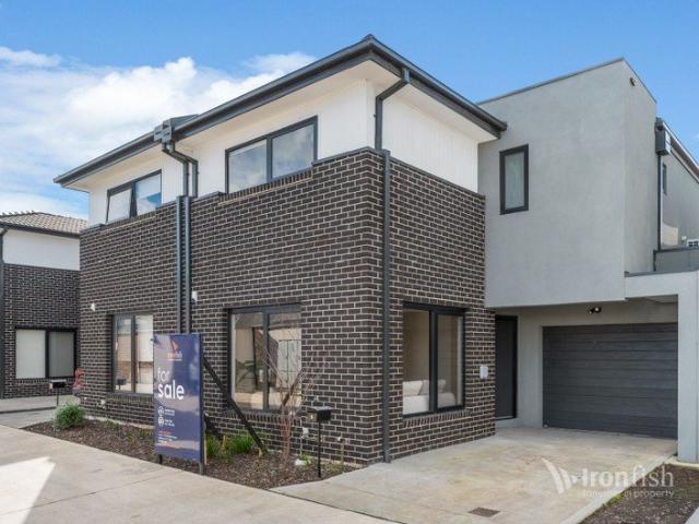 Townhouse for sale in Camerons Creek, Victoria